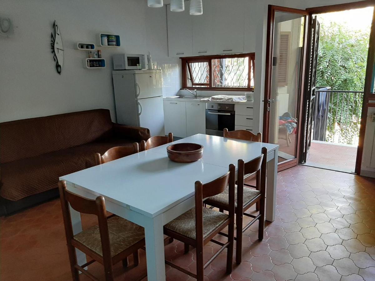 Appartamento Genziana - Con Vista Piscina E Garage Sirmione Extérieur photo