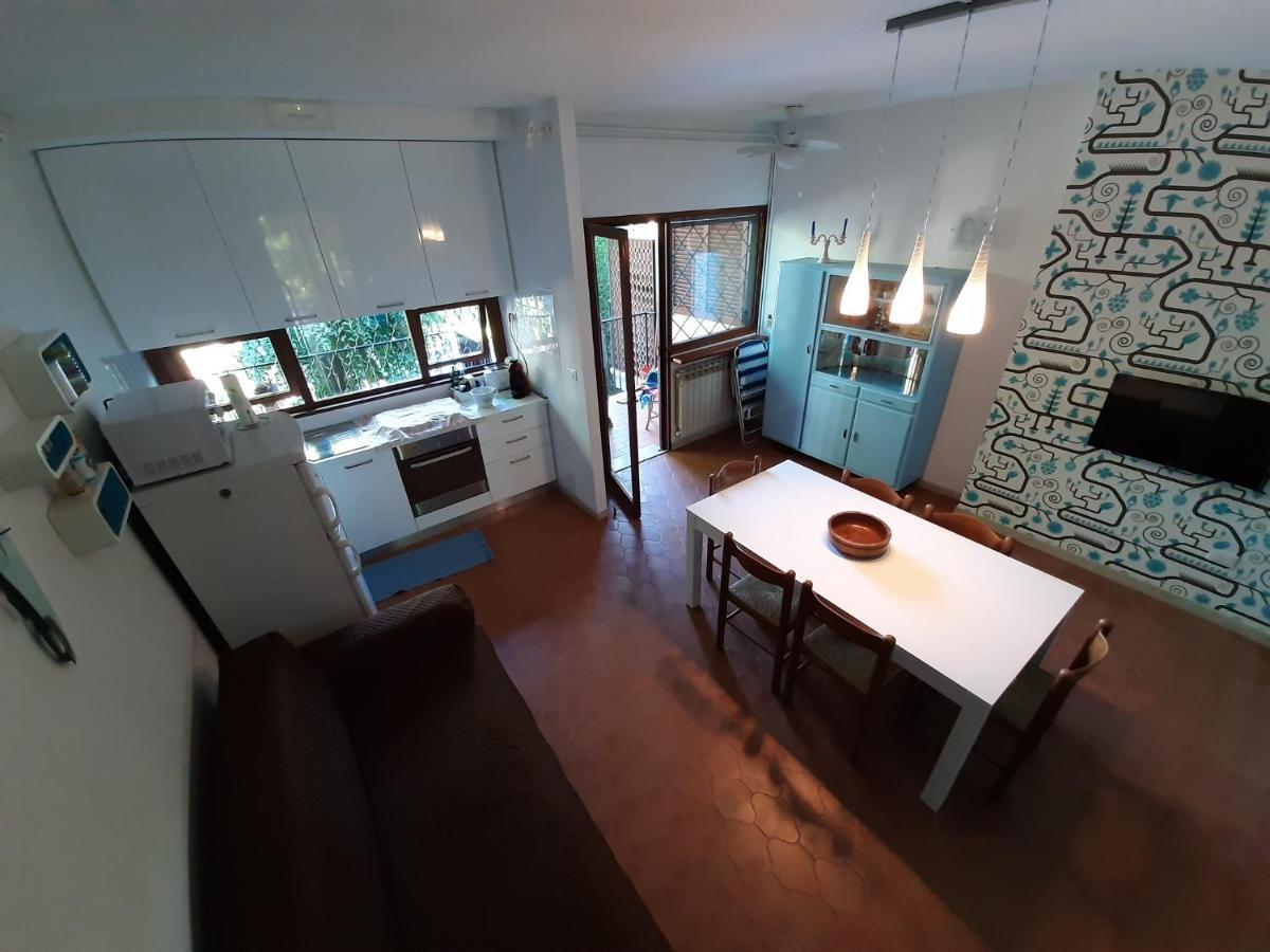 Appartamento Genziana - Con Vista Piscina E Garage Sirmione Extérieur photo