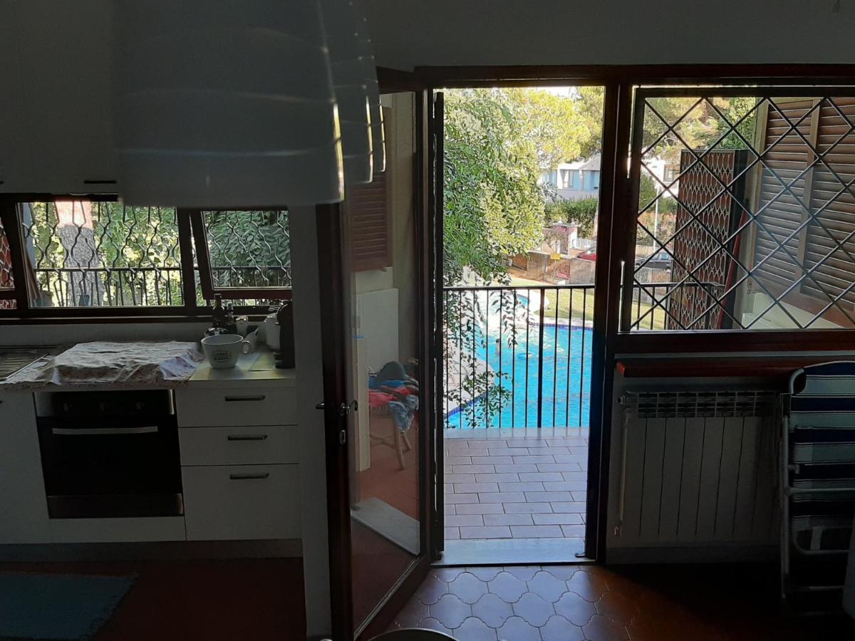 Appartamento Genziana - Con Vista Piscina E Garage Sirmione Extérieur photo